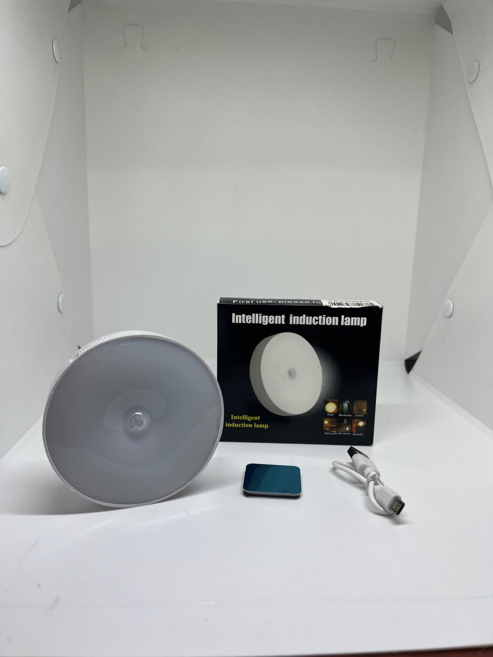 Lámpara LED Recargable con Sensor de Movimiento Inalámbrica